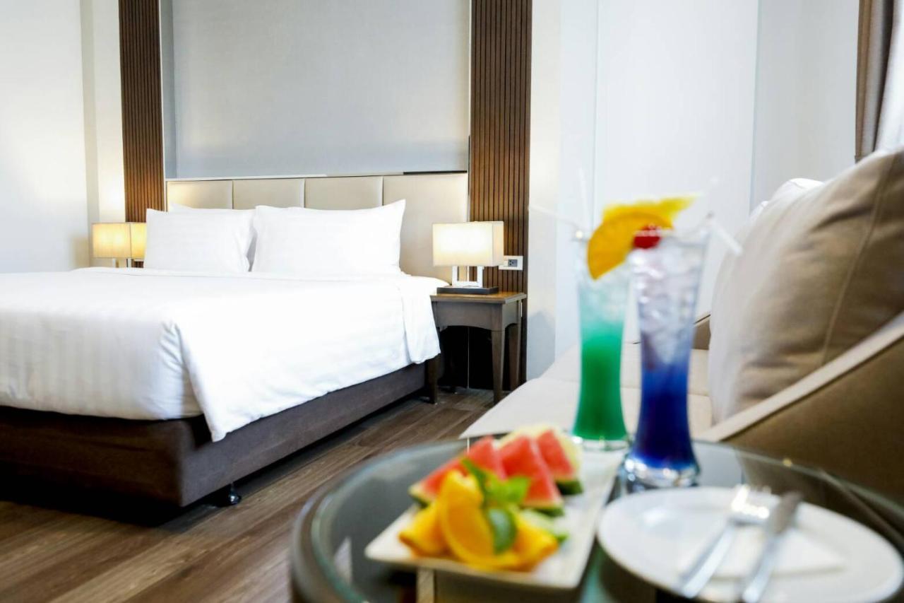 Surestay Plus By Best Western Sukhumvit 2 Bangkok Exteriör bild