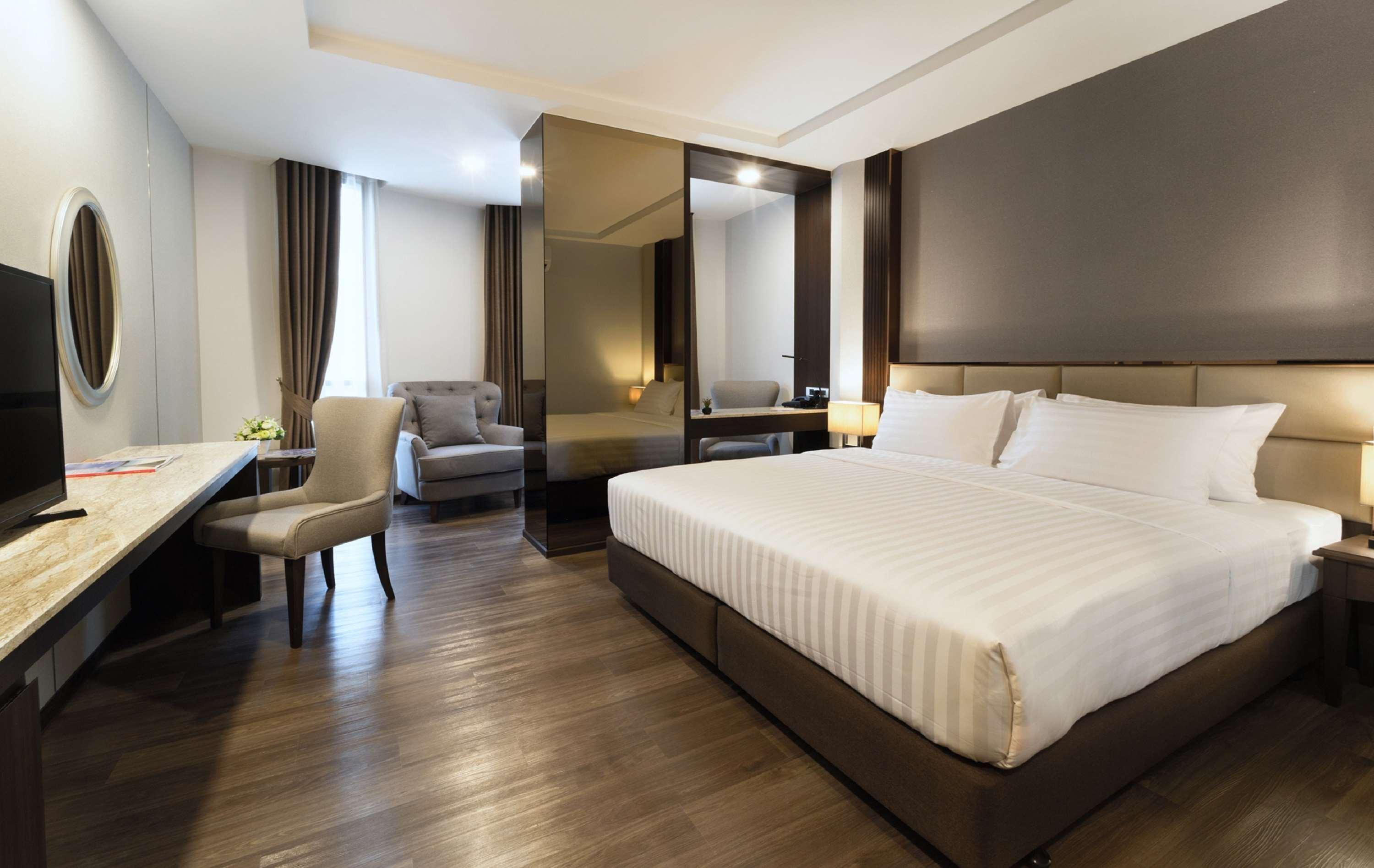 Surestay Plus By Best Western Sukhumvit 2 Bangkok Exteriör bild