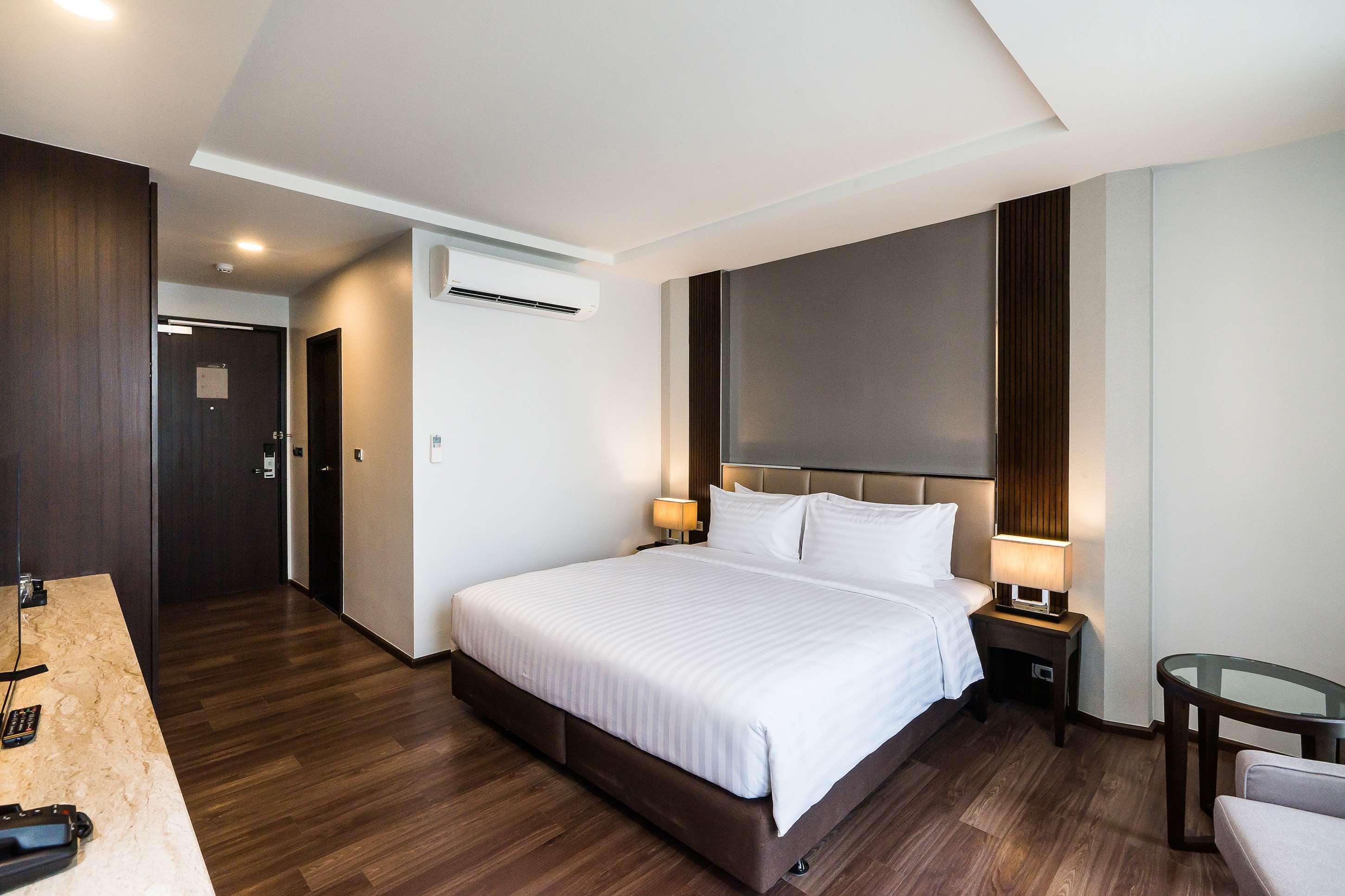 Surestay Plus By Best Western Sukhumvit 2 Bangkok Exteriör bild