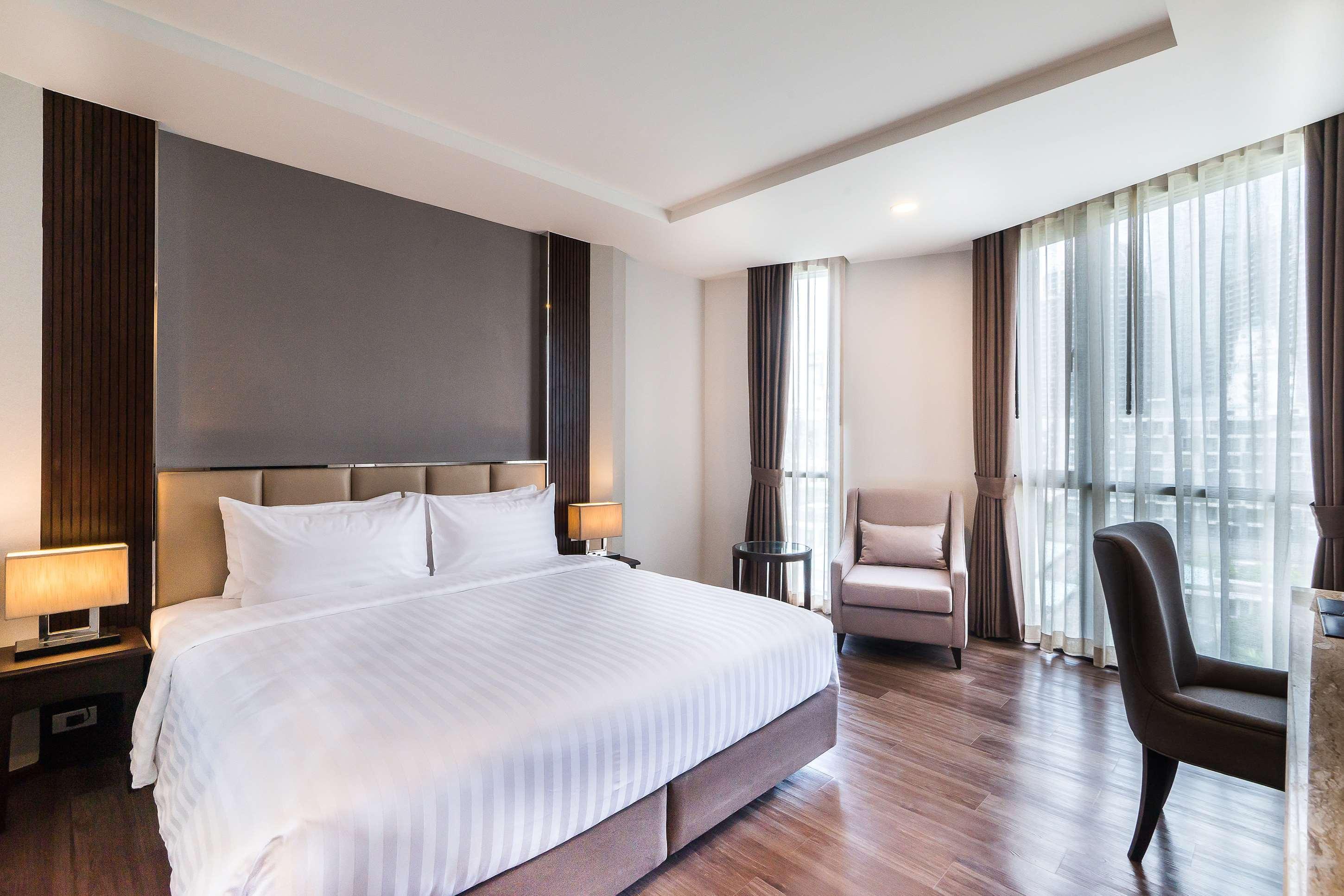 Surestay Plus By Best Western Sukhumvit 2 Bangkok Exteriör bild