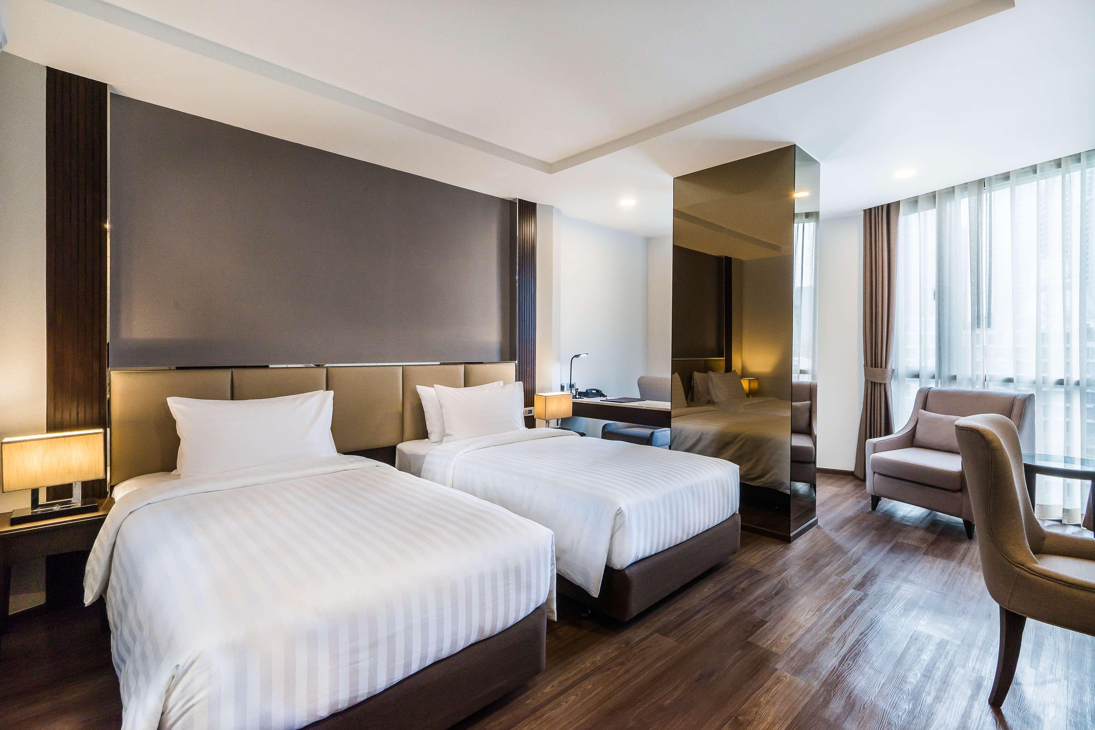 Surestay Plus By Best Western Sukhumvit 2 Bangkok Exteriör bild