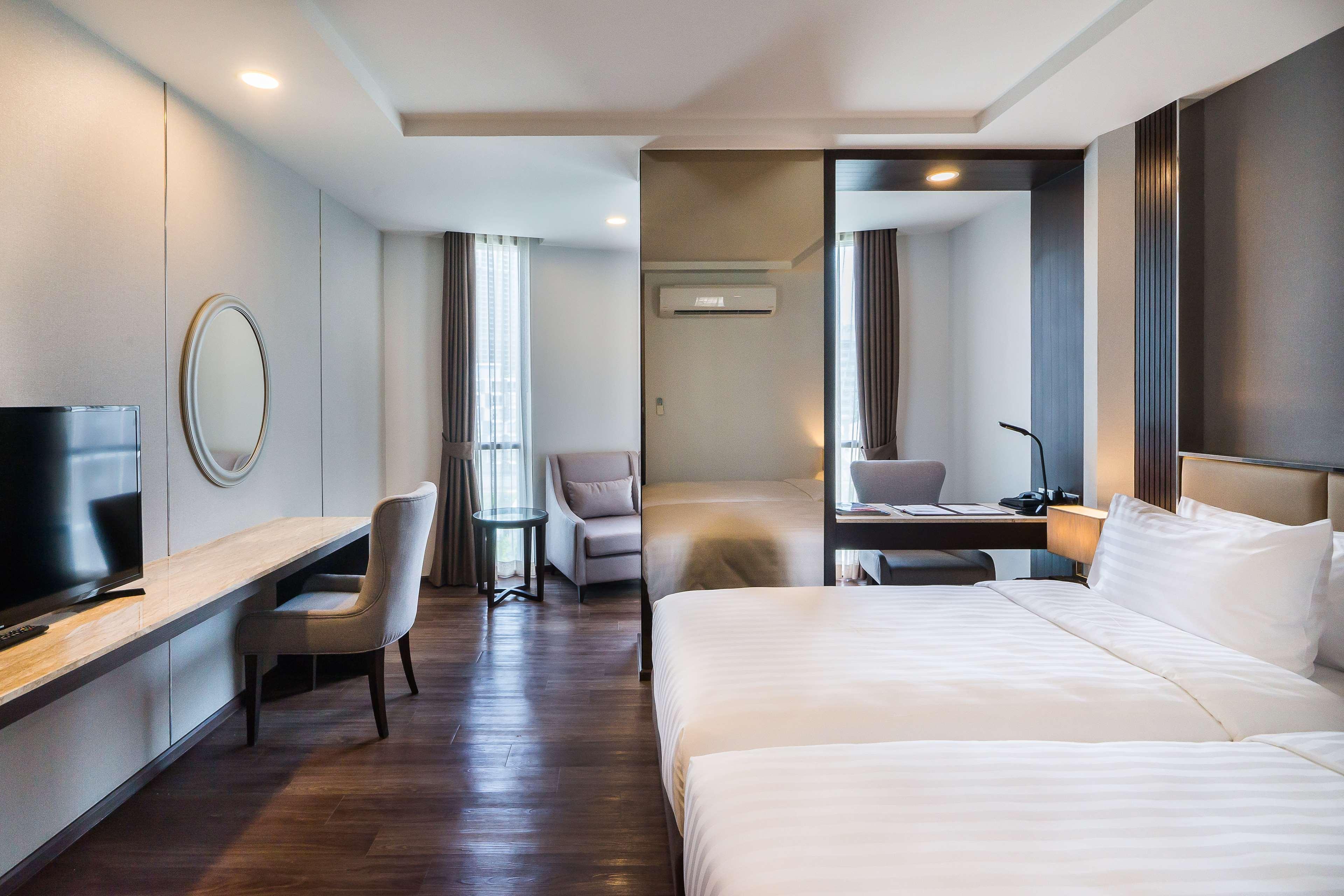 Surestay Plus By Best Western Sukhumvit 2 Bangkok Exteriör bild